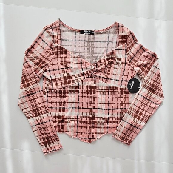JOLIE & JOY Plaid Crop Top - Picture 2 of 8